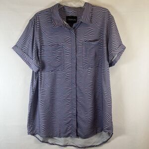 Wildfang The Empower Short Sleeve Button Up Shirt Size Large Geometric Print NWT